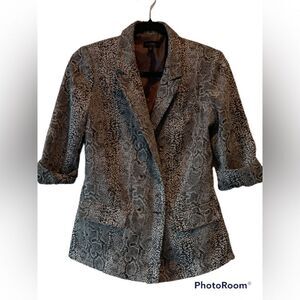 Topshop Black and White Snake-Skin Effect with Cropped Sleeves Size US 6